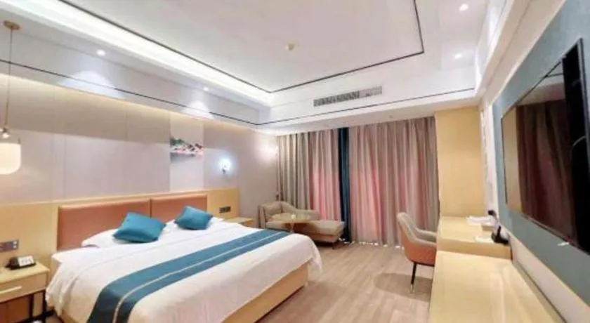 Bed in Sanya Yellow River Kyoto Hotel