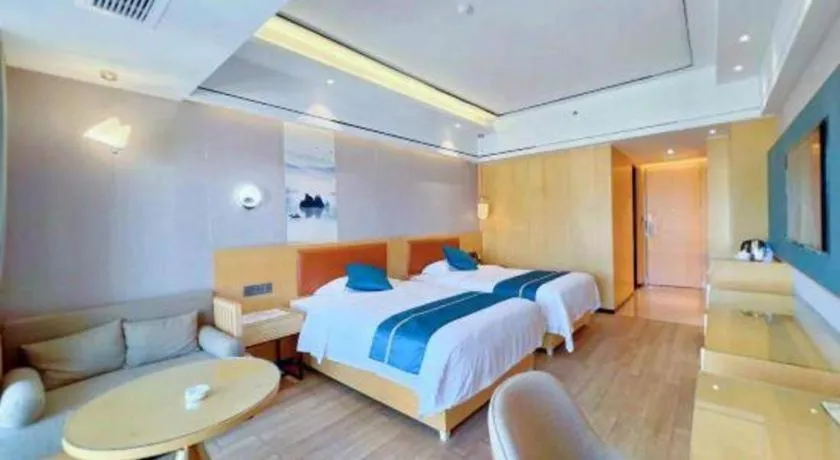 Bed in Sanya Yellow River Kyoto Hotel