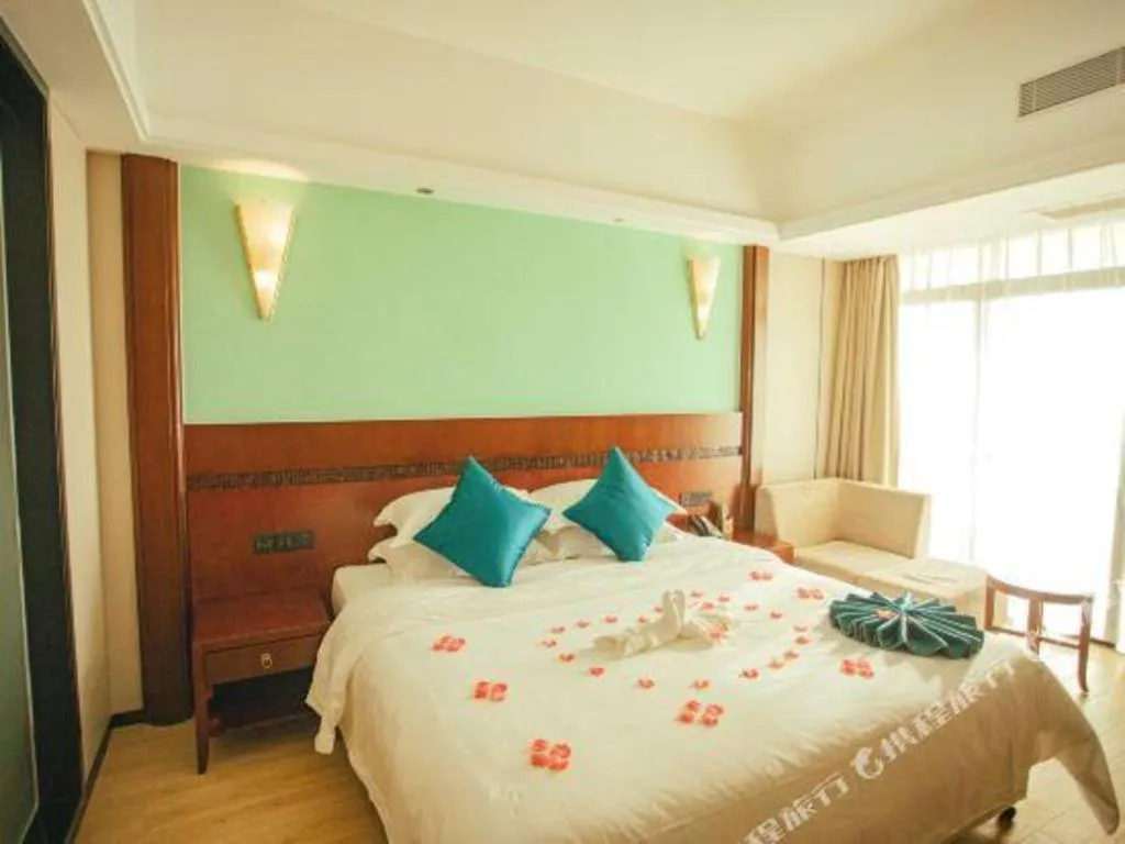 Bed in Sanya Yellow River Kyoto Hotel