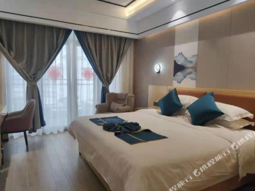 Bed in Sanya Yellow River Kyoto Hotel