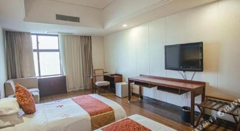 Bed in Sanya Yellow River Kyoto Hotel