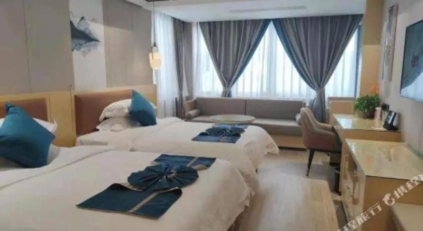 Bed in Sanya Yellow River Kyoto Hotel