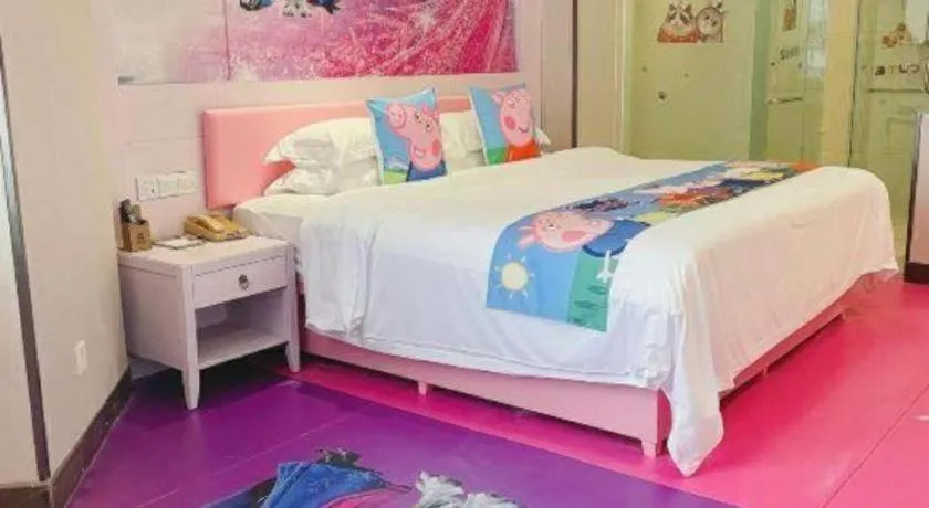 Bed in Sanya Yellow River Kyoto Hotel