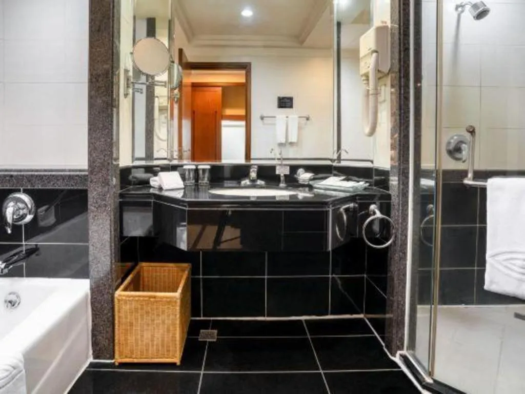 Gladden Hotel Shilong