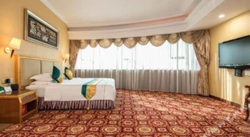 Bed in Shunde Emperor Hotel