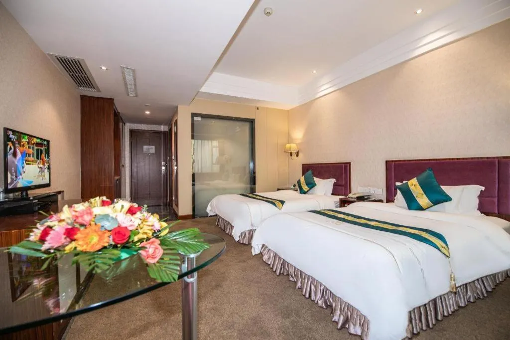 Bed in Shunde Emperor Hotel