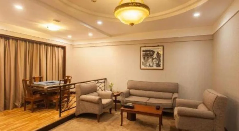 Fangzhong Holiday Hotel