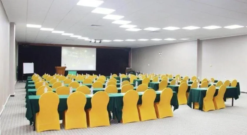 Fangzhong Holiday Hotel