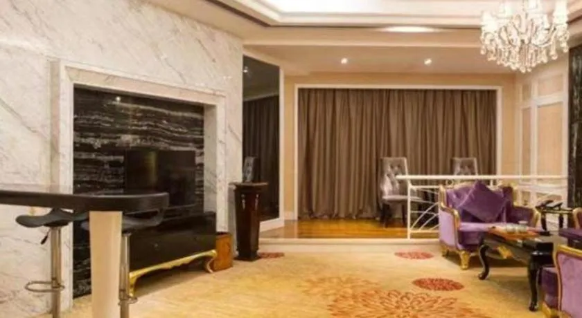 Fangzhong Holiday Hotel