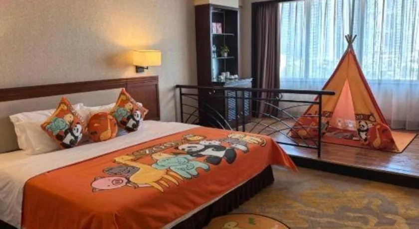 Bed in Fangzhong Holiday Hotel