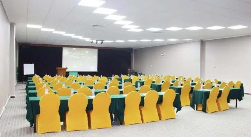 Fangzhong Holiday Hotel