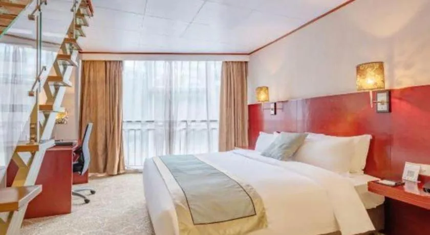 Bed in Langshan Hotel Shenzhen