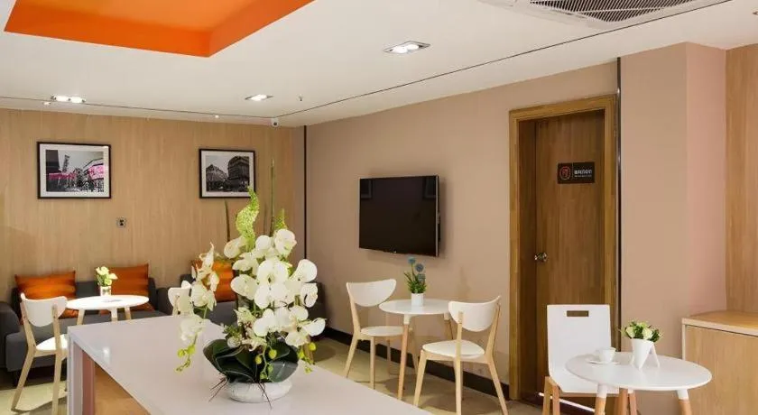 IU Hotel Guiyang North Station Shibei Road