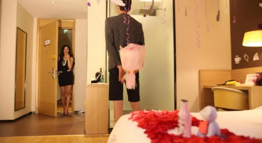 Bed in IU Hotel Guiyang North Station Shibei Road