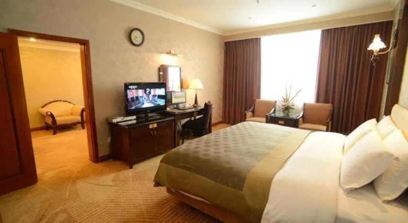 Bed in Chongqing Sunshine Continental Grand Hotel