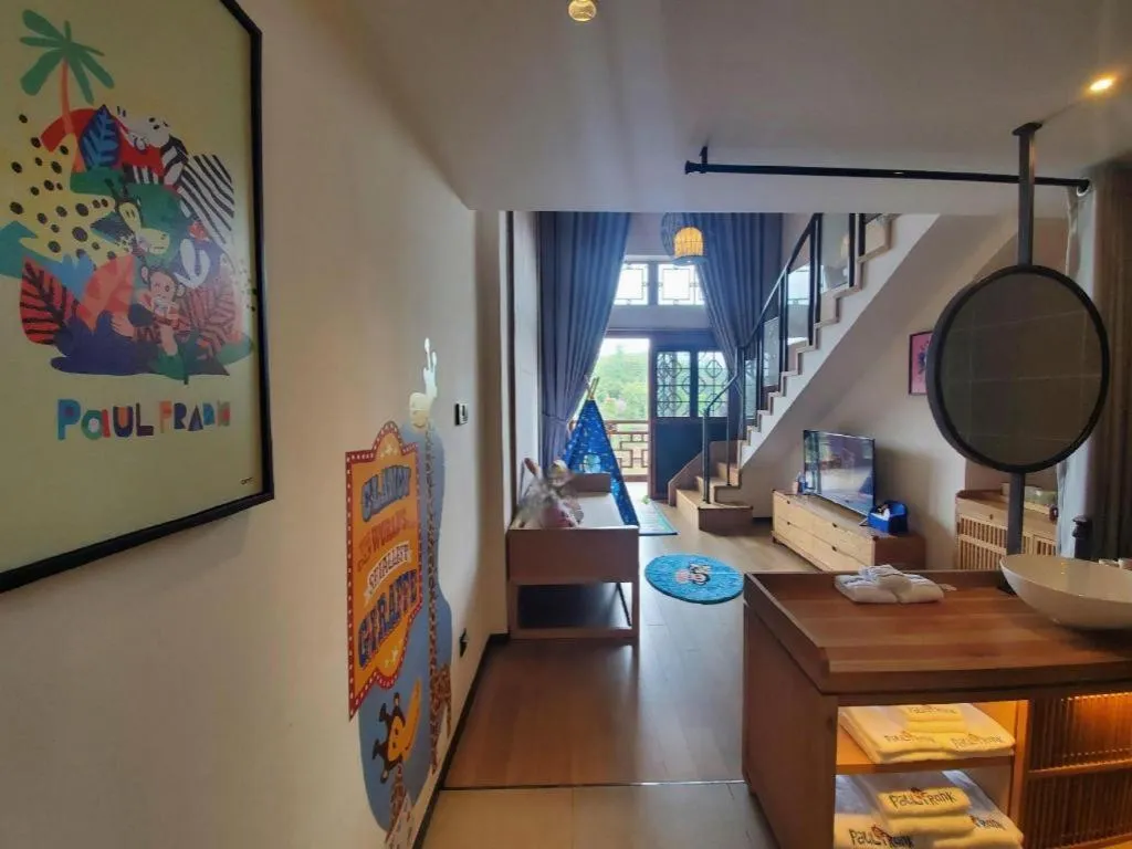 Grand House Chongqing Dazu Rock Carvings