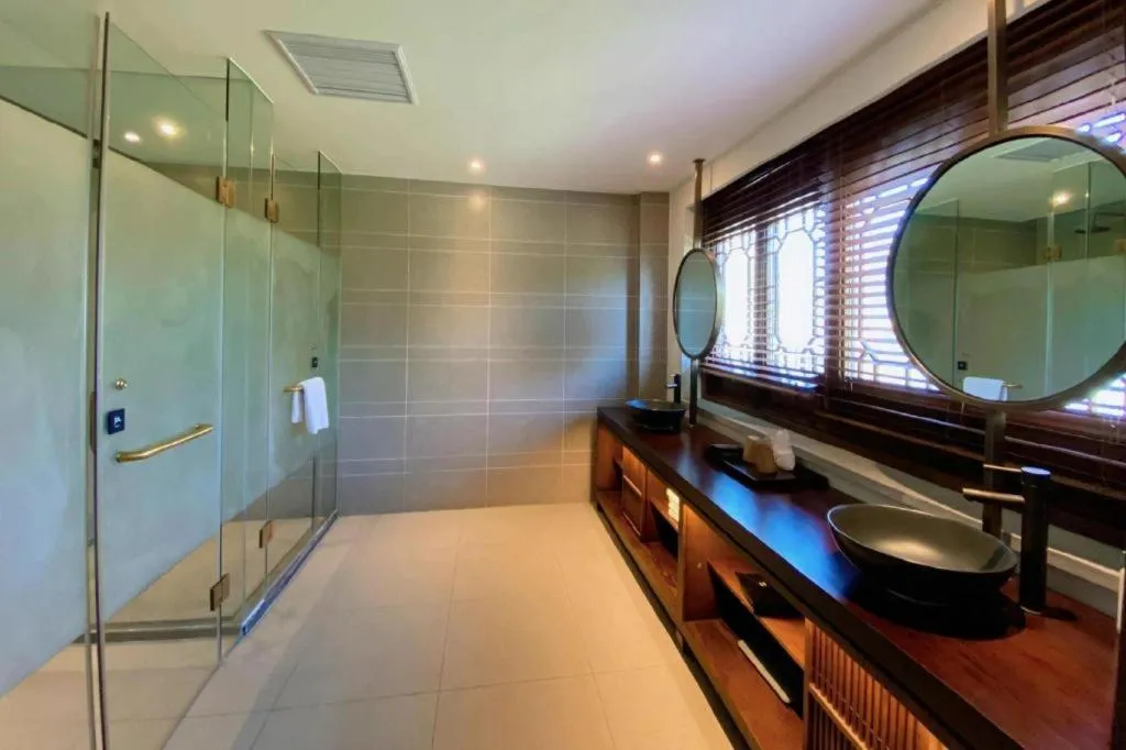 Grand House Chongqing Dazu Rock Carvings