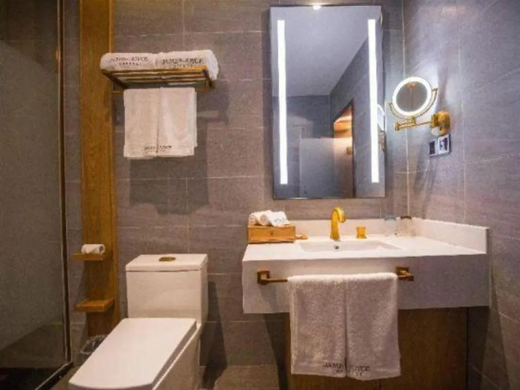 James Joyce Coffetel·Kaifeng Drum Tower