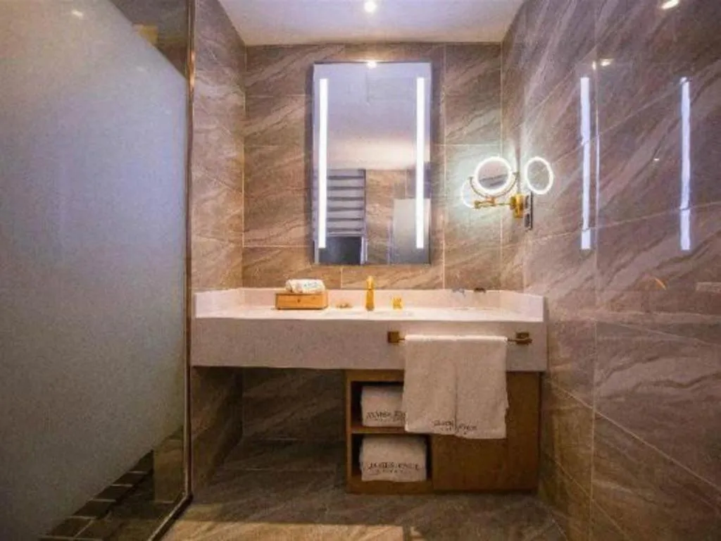 James Joyce Coffetel·Kaifeng Drum Tower