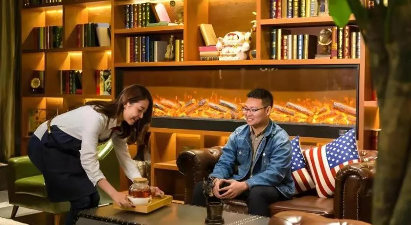 James Joyce Coffetel·Kaifeng Drum Tower