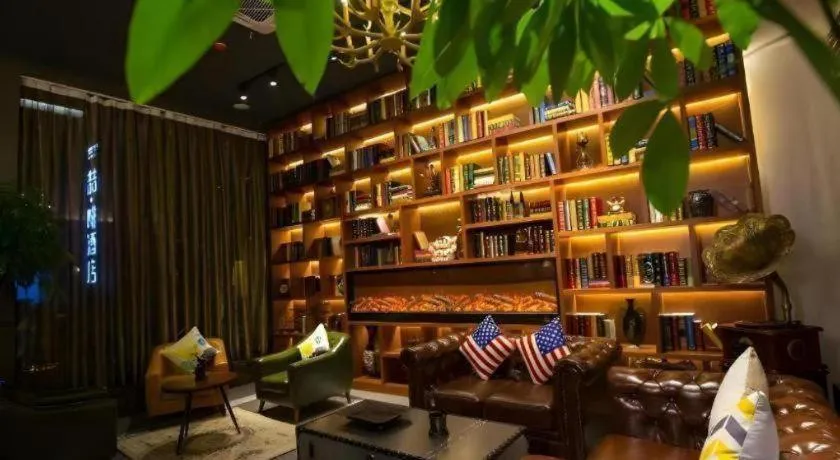 James Joyce Coffetel·Kaifeng Drum Tower