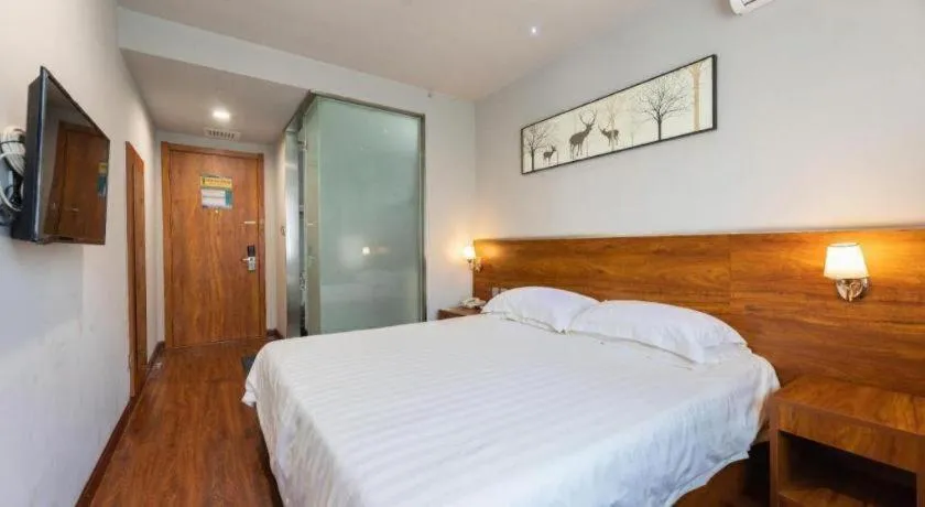 Bed in Jinjiang Inn Style Tianjin Wuqing Traditional Chinese Medical Hospital