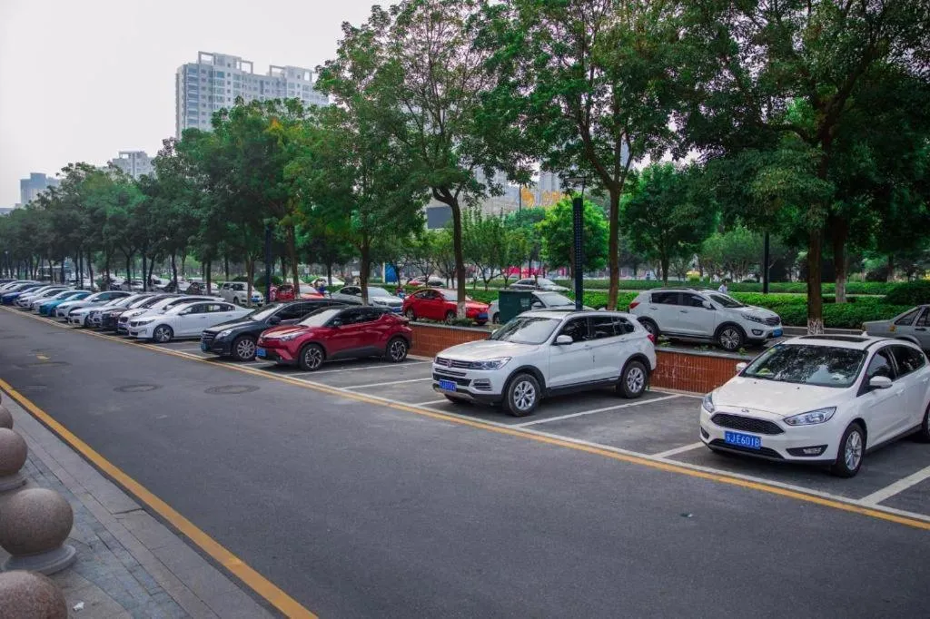 Jinjiang Inn Select Yancheng Oufeng Hua Street Julong Lake