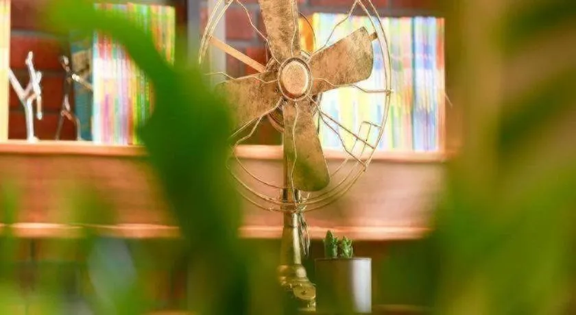 James Joyce Coffetel Harbin Railway Station Songlei Yuanda Pedestrian Street