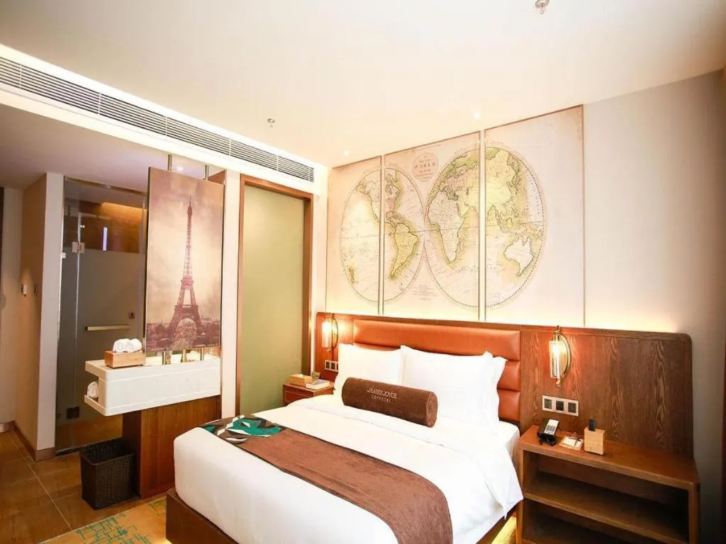 Bed in James Joyce Coffetel Harbin Railway Station Songlei Yuanda Pedestrian Street