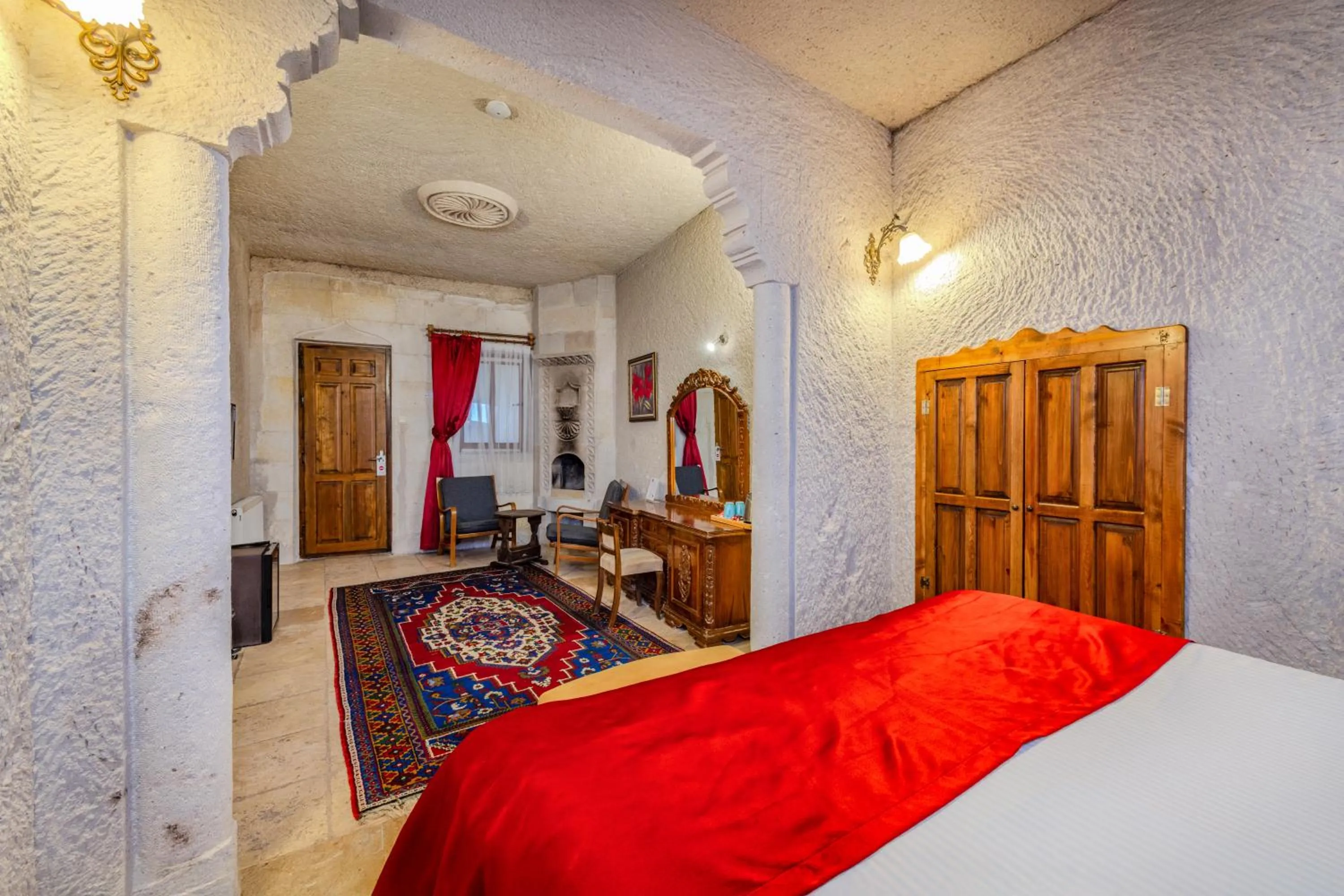 Photo of the whole room, Bed in Onur Cave Cappadocia