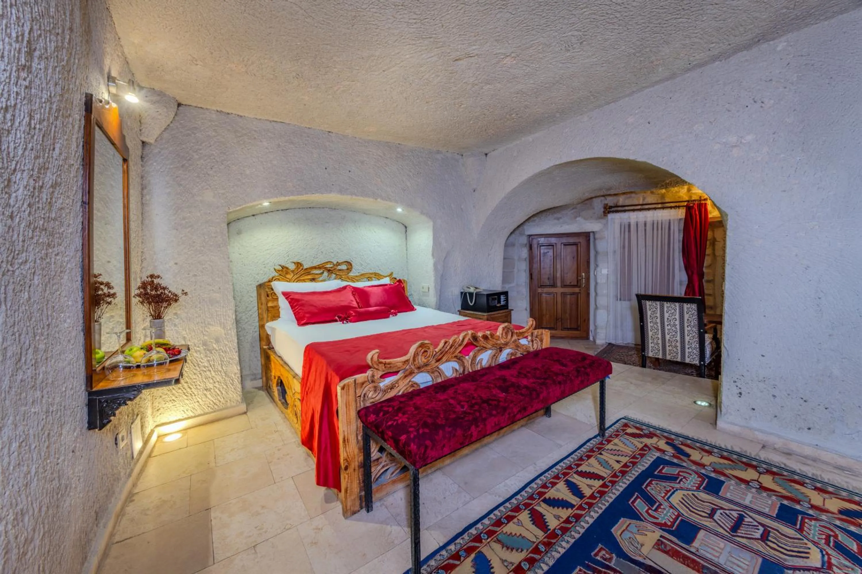 Photo of the whole room, Bed in Onur Cave Cappadocia