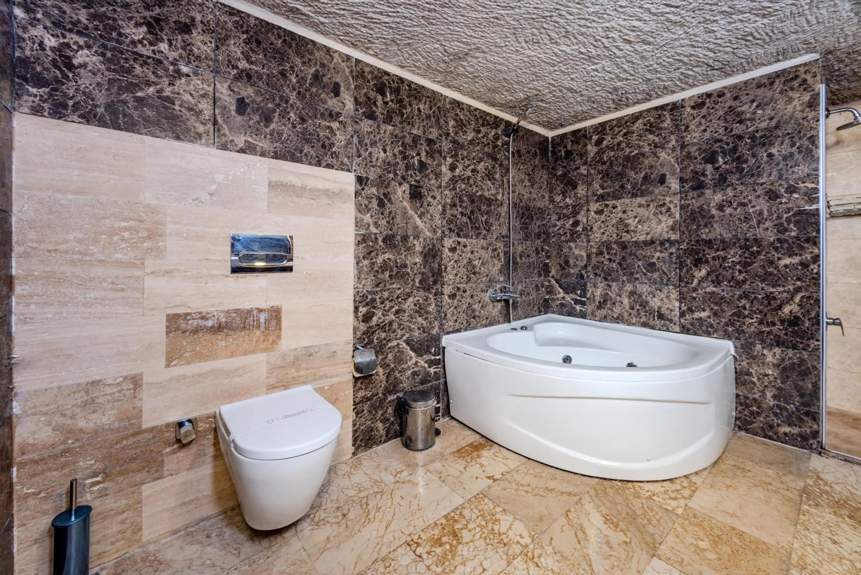 Hot Tub in Onur Cave Cappadocia