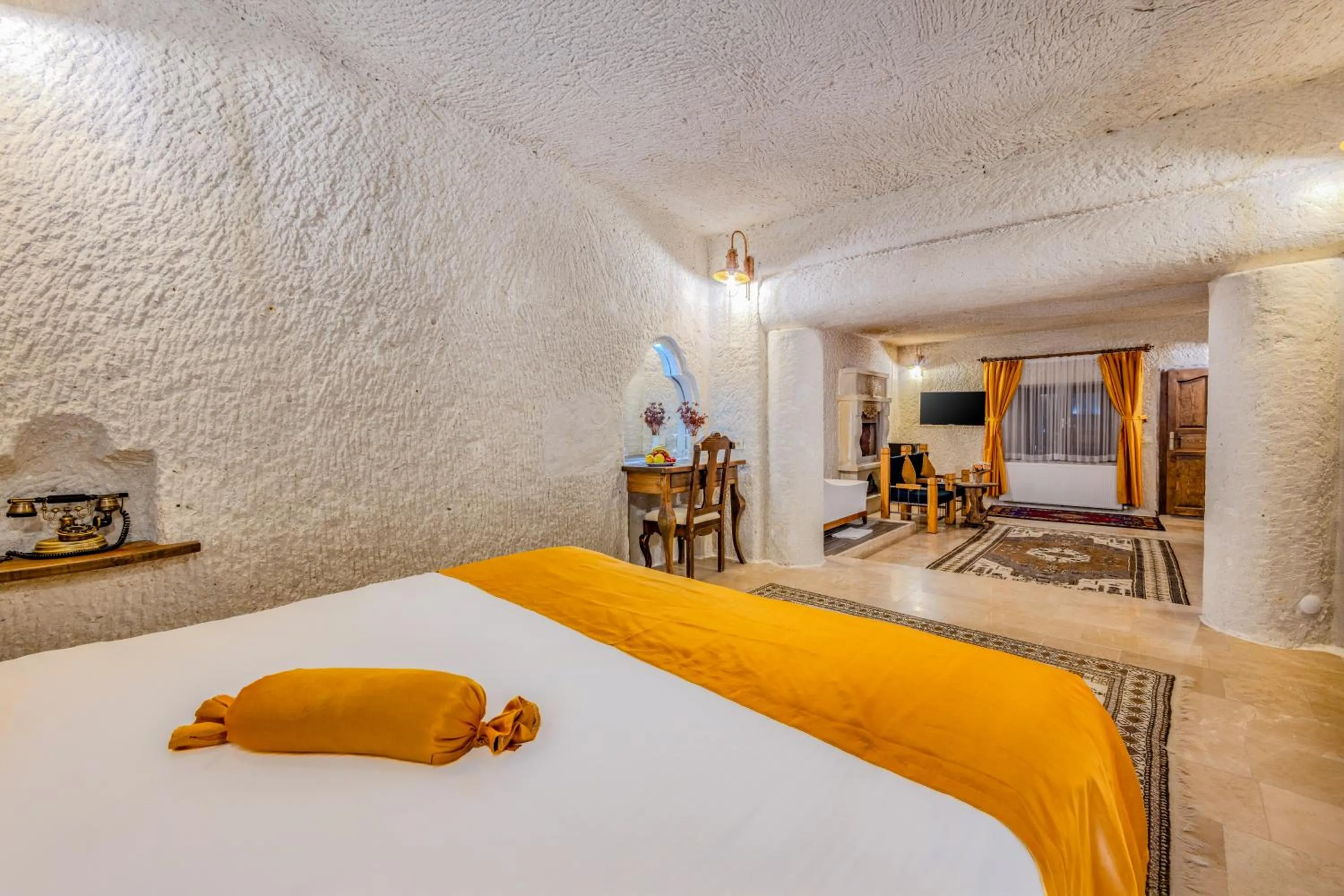Photo of the whole room, Bed in Onur Cave Cappadocia