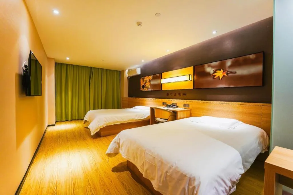 Bed in IU Hotel Nanchang West Railway Metro Station