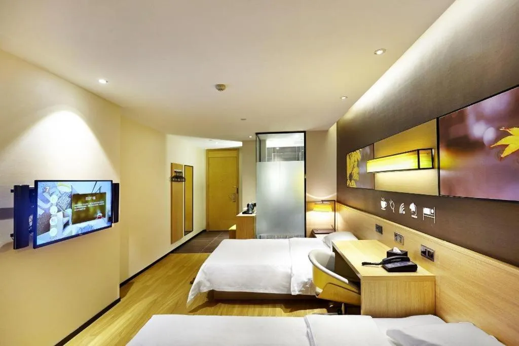 Bed in IU Hotel Nanchang West Railway Metro Station