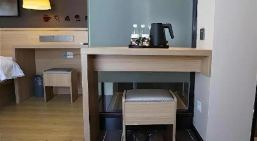 Bed in IU Hotel Nanchang West Railway Metro Station