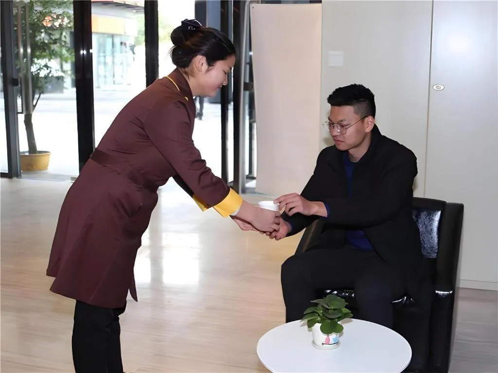 IU Hotel Nanchang West Railway Metro Station