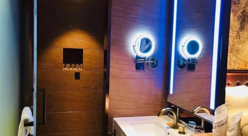 Bed in James Joyce Coffetel Chengdou Wuqing Wanda Plaza