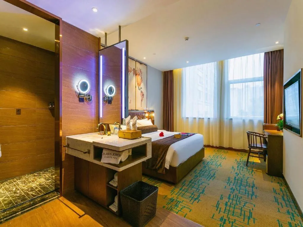 Bed in James Joyce Coffetel Chengdou Wuqing Wanda Plaza