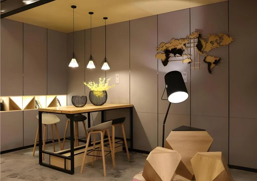 Borrman Hotel Hechi Bama Central Cultural Plaza