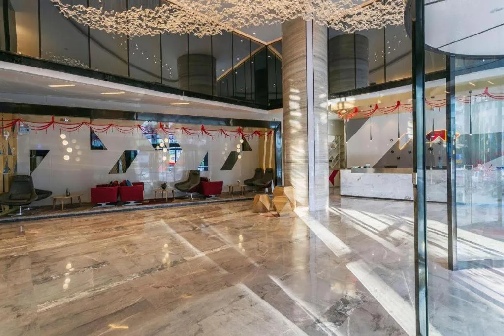 Borrman Hotel Hechi Bama Central Cultural Plaza