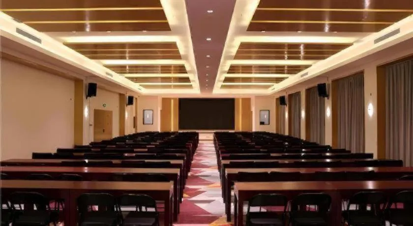 Borrman Hotel Hechi Bama Central Cultural Plaza