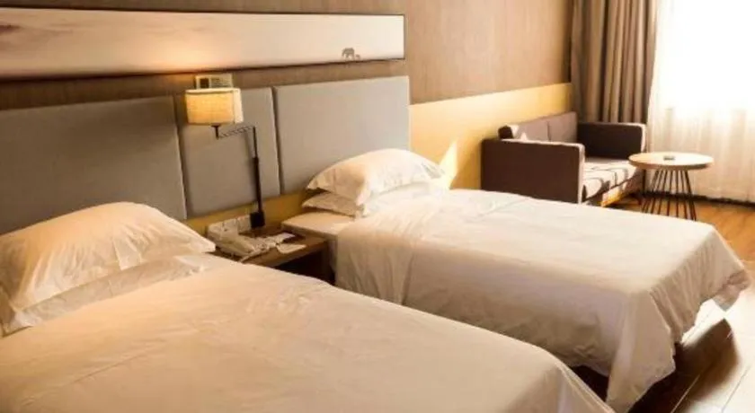 Bed in Jtour Inn Suizhou Yanhe Avenue