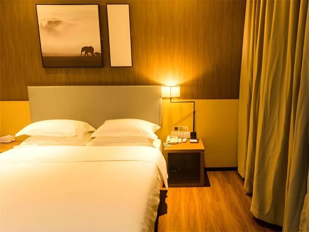 Bed in Jtour Inn Suizhou Yanhe Avenue