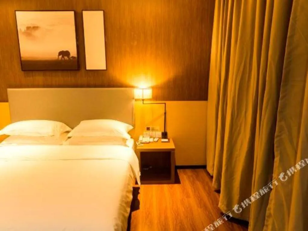 Bed in Jtour Inn Suizhou Yanhe Avenue