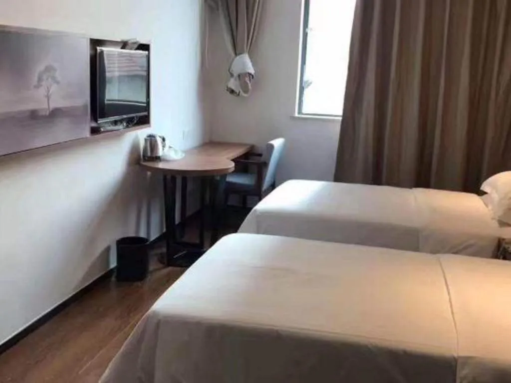 Bed in Jtour Inn Suizhou Yanhe Avenue