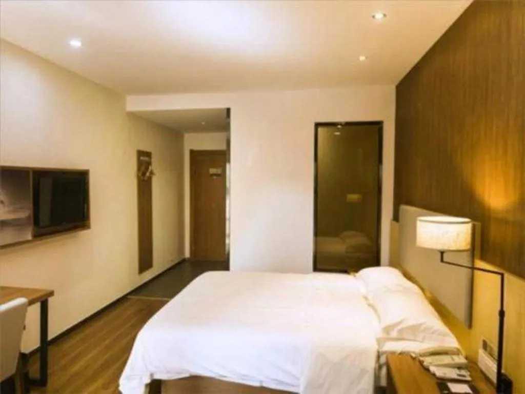 Bed in Jtour Inn Suizhou Yanhe Avenue