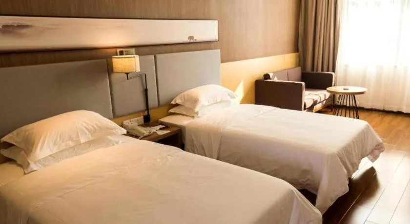 Bed in Jtour Inn Suizhou Yanhe Avenue