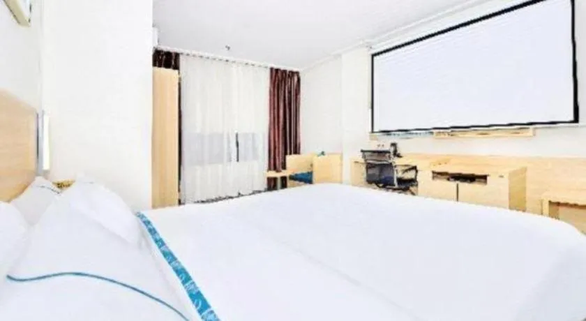 Bed in City Comfort Inn Guangzhou Zengcheng Wanda Plaza Metro Station