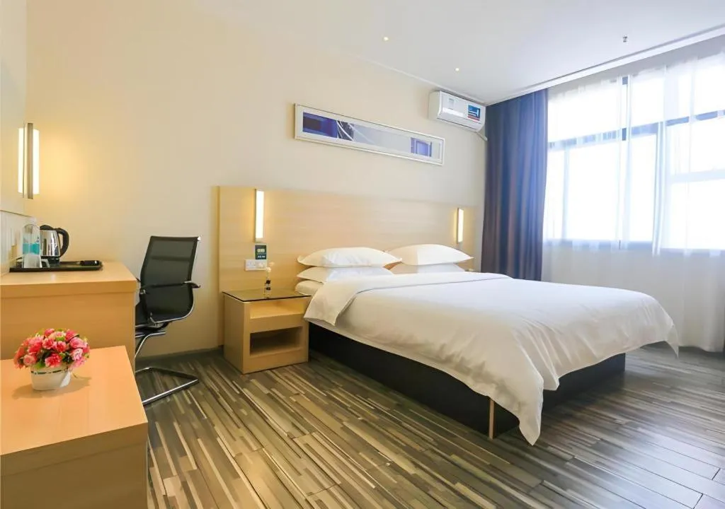 Bed in City Comfort Inn Guangzhou Zengcheng Wanda Plaza Metro Station